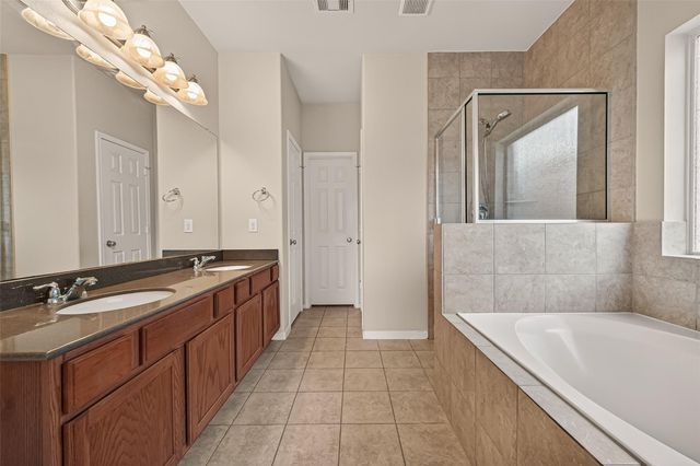 9118 Cavalier Lane, Rosenberg, TX 77469