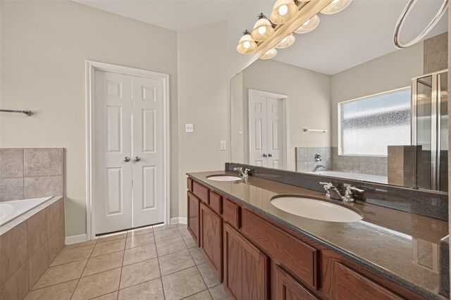 9118 Cavalier Lane, Rosenberg, TX 77469