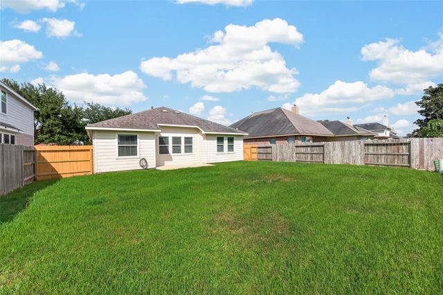9118 Cavalier Lane, Rosenberg, TX 77469