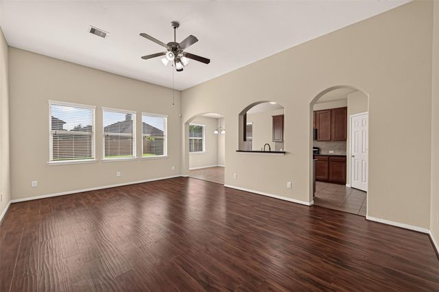 9118 Cavalier Lane, Rosenberg, TX 77469