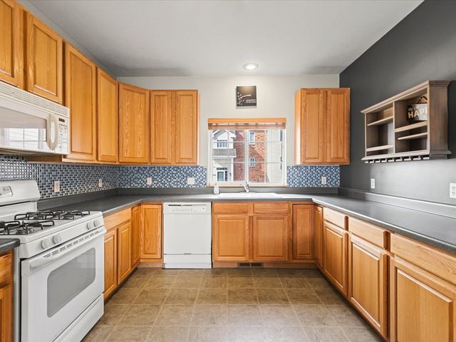 2143 Derby Lane, Belvidere, IL 61008