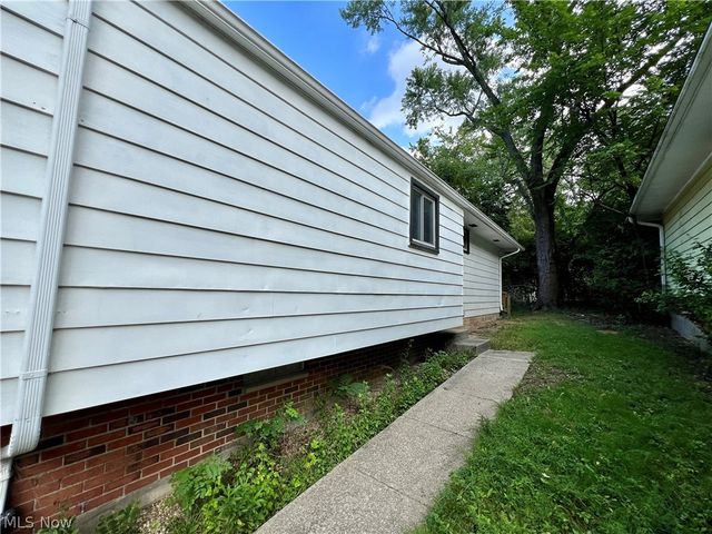 14417 Maple Avenue, Maple Heights, OH 44137