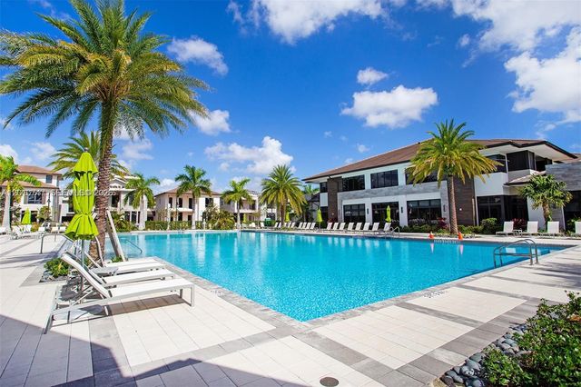 8167 NW 41st St E-308, Doral, FL 33166