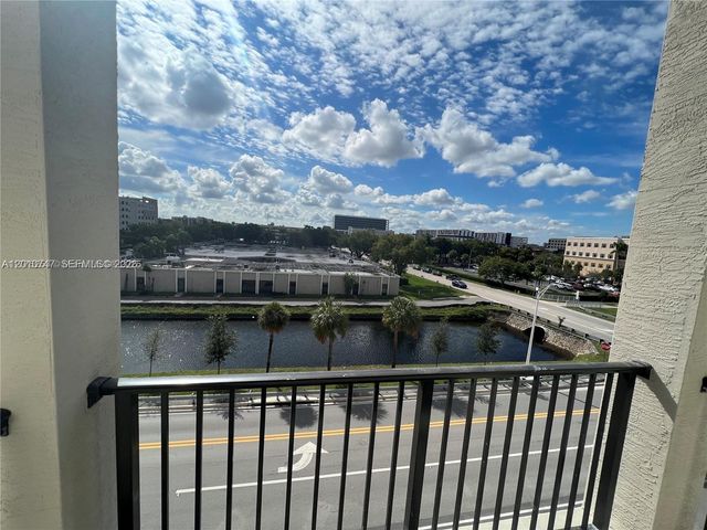 8167 NW 41st St E-308, Doral, FL 33166