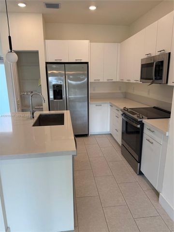 8167 NW 41st St E-308, Doral, FL 33166