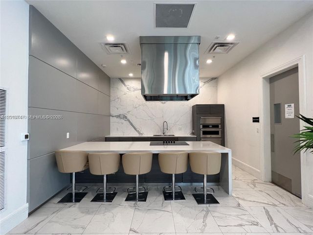 8167 NW 41st St E-308, Doral, FL 33166