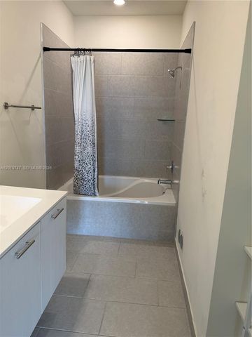 8167 NW 41st St E-308, Doral, FL 33166