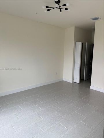 8167 NW 41st St E-308, Doral, FL 33166