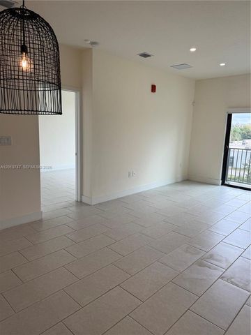 8167 NW 41st St E-308, Doral, FL 33166