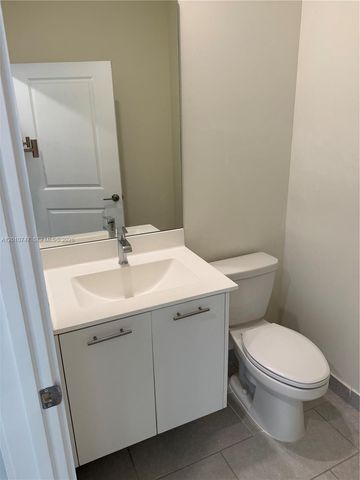 8167 NW 41st St E-308, Doral, FL 33166