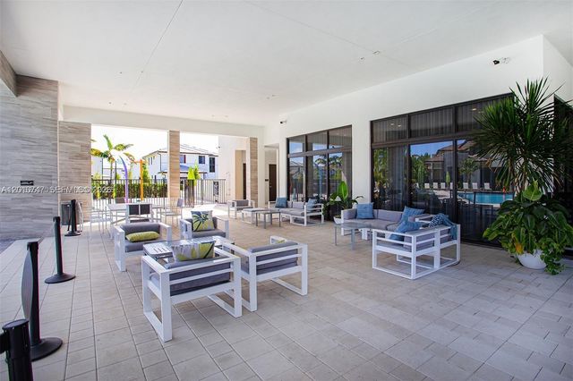 8167 NW 41st St E-308, Doral, FL 33166