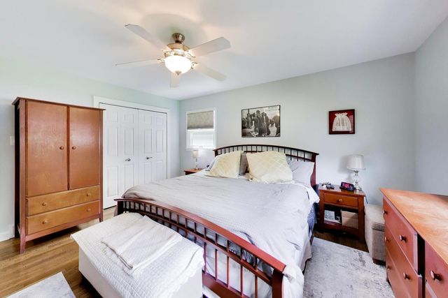 157 Walton Street, Barrington, IL 60010