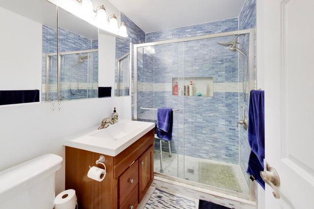 157 Walton Street, Barrington, IL 60010