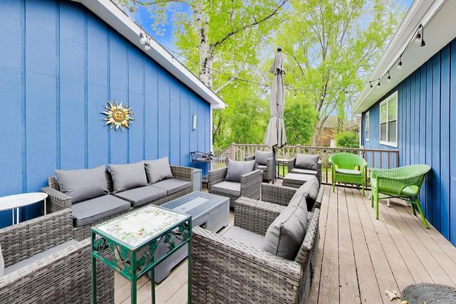 157 Walton Street, Barrington, IL 60010