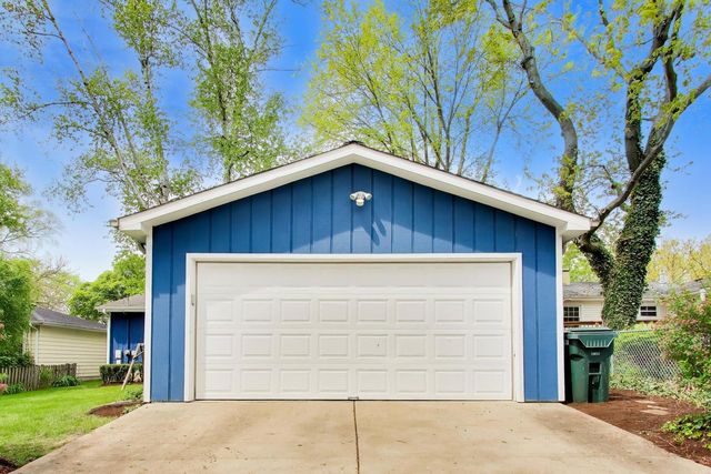 157 Walton Street, Barrington, IL 60010