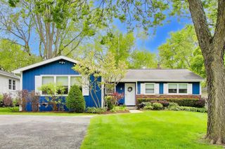 157 Walton Street, Barrington, IL 60010