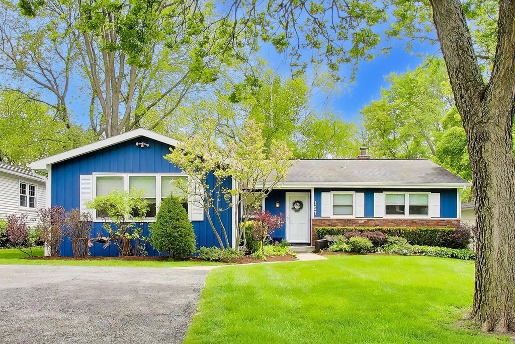 157 Walton Street, Barrington, IL 60010