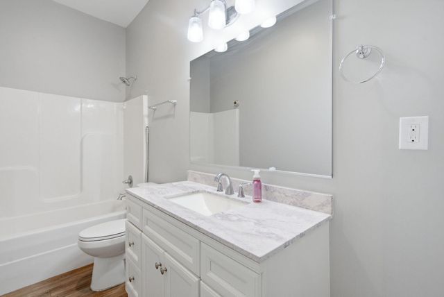 7015-7019 Old Richmond Road, Lexington, KY 40515