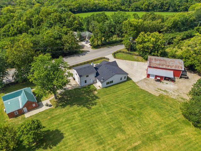 7015-7019 Old Richmond Road, Lexington, KY 40515