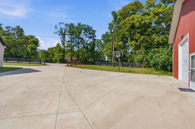 7015-7019 Old Richmond Road, Lexington, KY 40515
