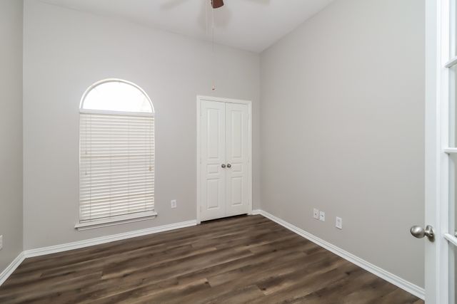 911 Joshua Drive, Burleson, TX 76028