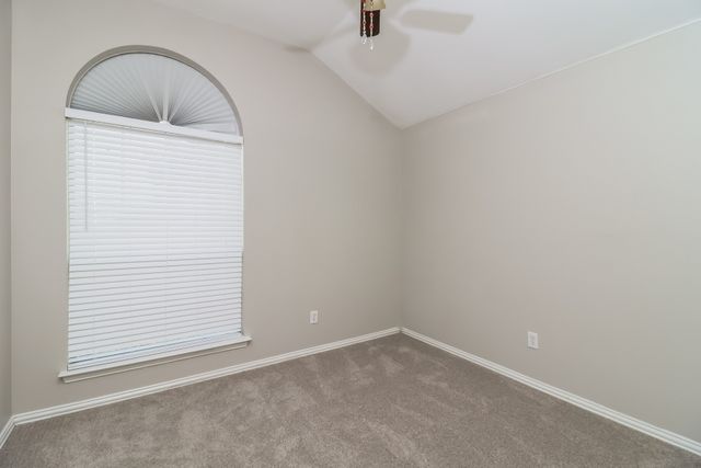 911 Joshua Drive, Burleson, TX 76028