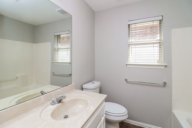 911 Joshua Drive, Burleson, TX 76028