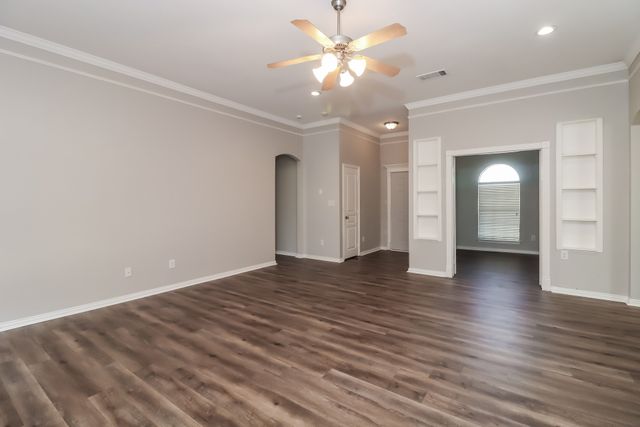 911 Joshua Drive, Burleson, TX 76028