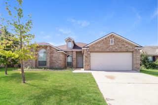 911 Joshua Drive, Burleson, TX 76028