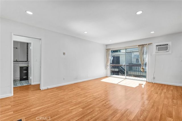 1840 Camden 202, Los Angeles, CA 90025