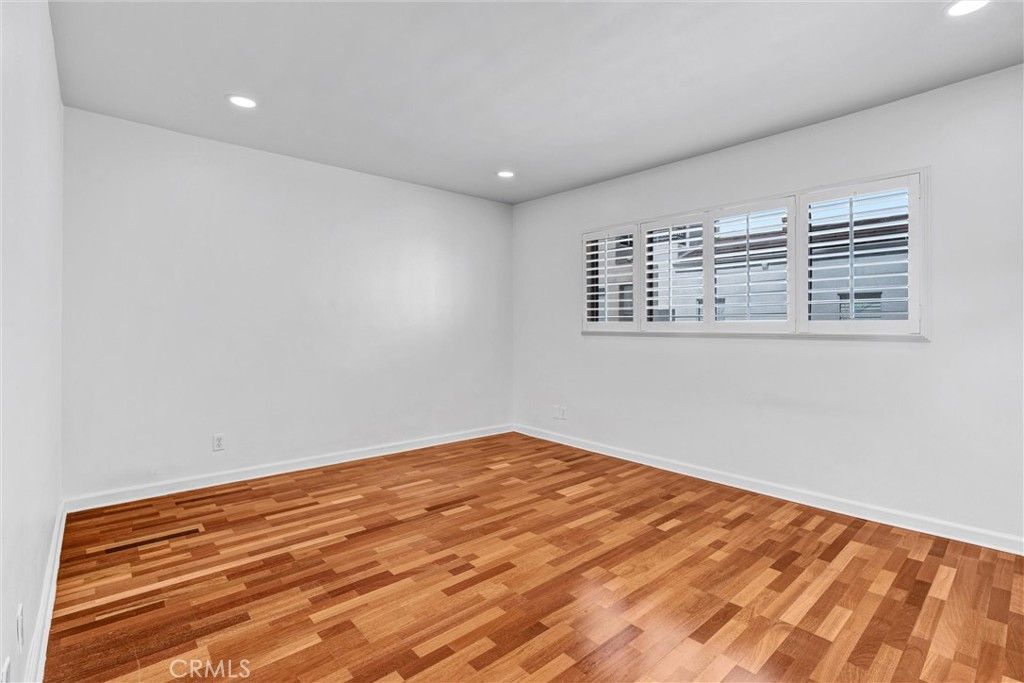 Image 13 of property listing at 1840 Camden 202, Los Angeles, CA 90025