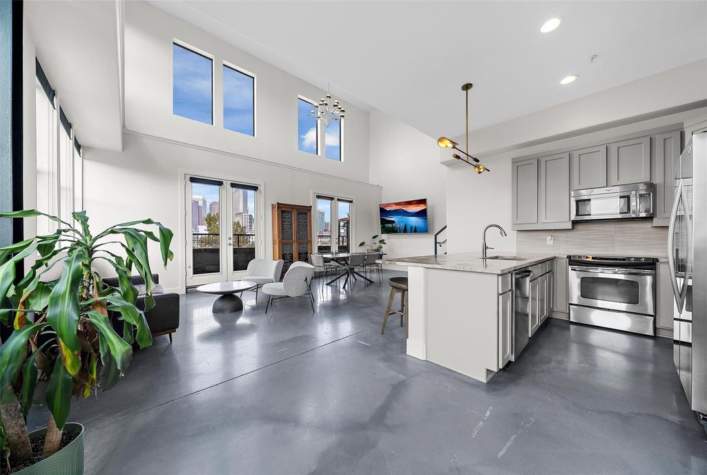 2323 Polk St Street 306, Houston, TX 77003