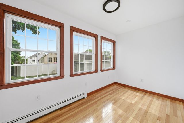 11 Conrad St, Quincy, MA 02169