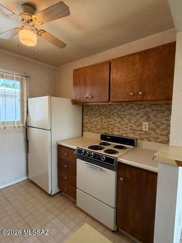 1776 S Palo Verde Ave Apt E212, Tucson, AZ 85713