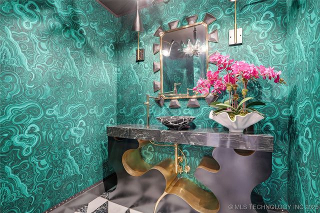 2827 E 39th Street, Tulsa, OK 74105