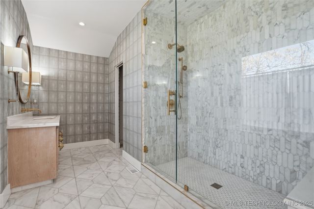 2827 E 39th Street, Tulsa, OK 74105