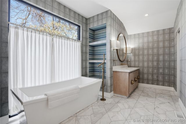 2827 E 39th Street, Tulsa, OK 74105