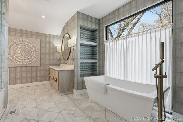 2827 E 39th Street, Tulsa, OK 74105