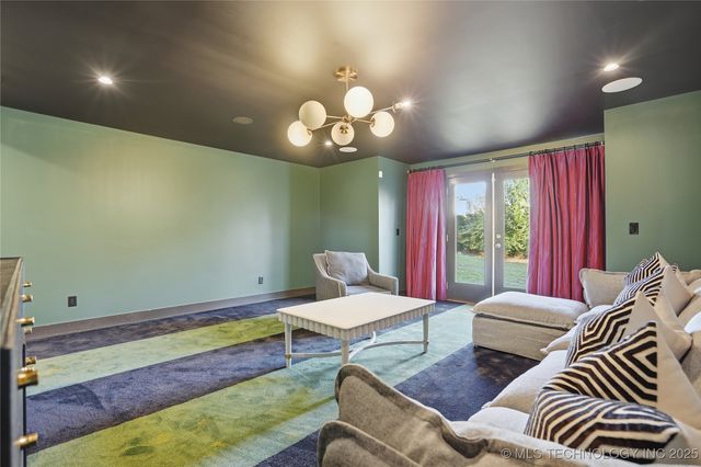 2827 E 39th Street, Tulsa, OK 74105