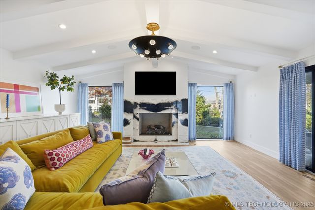 2827 E 39th Street, Tulsa, OK 74105