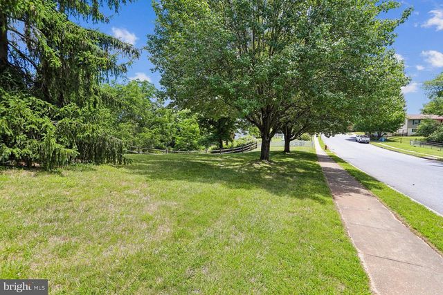 201 WESTRIDGE DR, Mount Airy, MD 21771