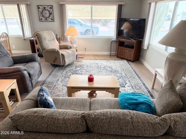 735 S PARK VIEW Circle, Mesa, AZ 85208