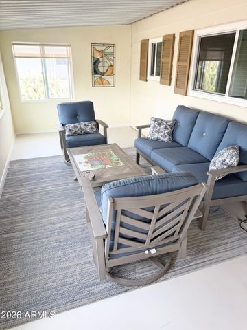 735 S PARK VIEW Circle, Mesa, AZ 85208