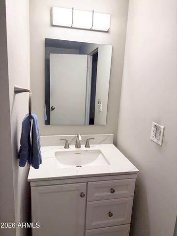 735 S PARK VIEW Circle, Mesa, AZ 85208