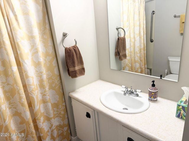 735 S PARK VIEW Circle, Mesa, AZ 85208