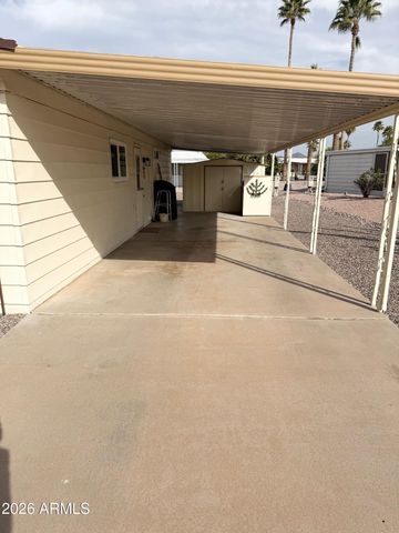 735 S PARK VIEW Circle, Mesa, AZ 85208