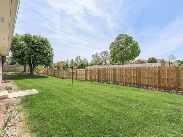 664 Vandyke Way, Greenwood, IN 46142