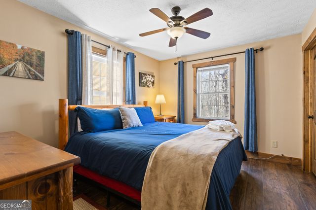 97 Cowboy Way, Mineral Bluff, GA 30559