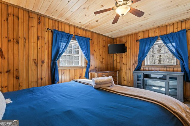 97 Cowboy Way, Mineral Bluff, GA 30559
