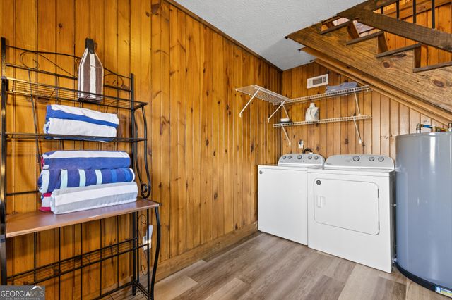 97 Cowboy Way, Mineral Bluff, GA 30559